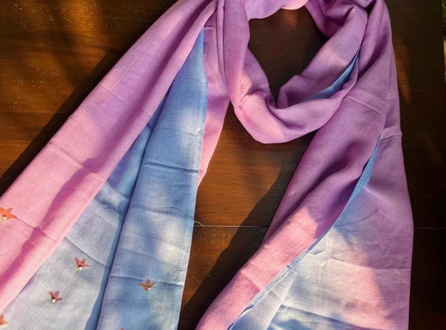Hand-Painted Scarves: Elegant Accessories with Artistic Charm